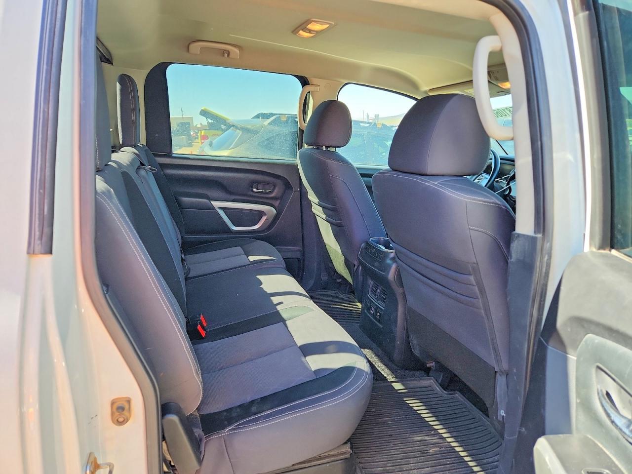 2021 Nissan Titan SV