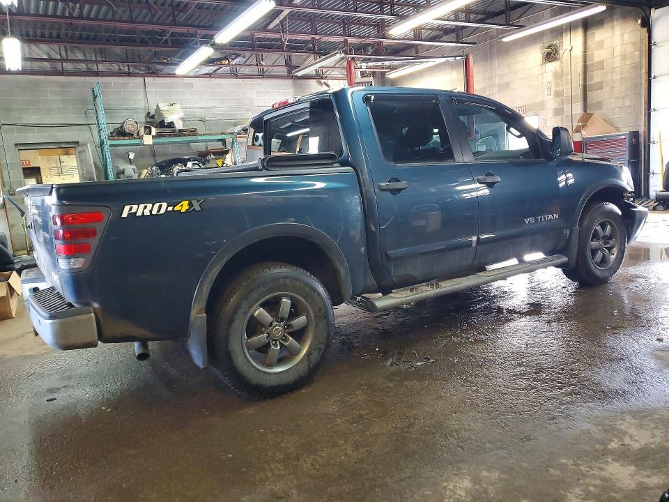 2014 Nissan Titan SV