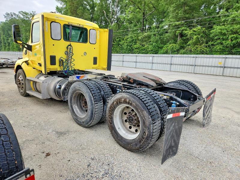2017 Peterbilt 579 Semi Truck