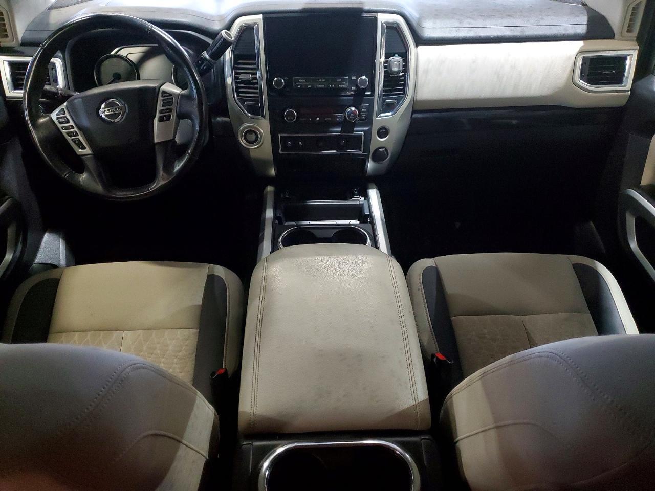 2020 Nissan Titan SV