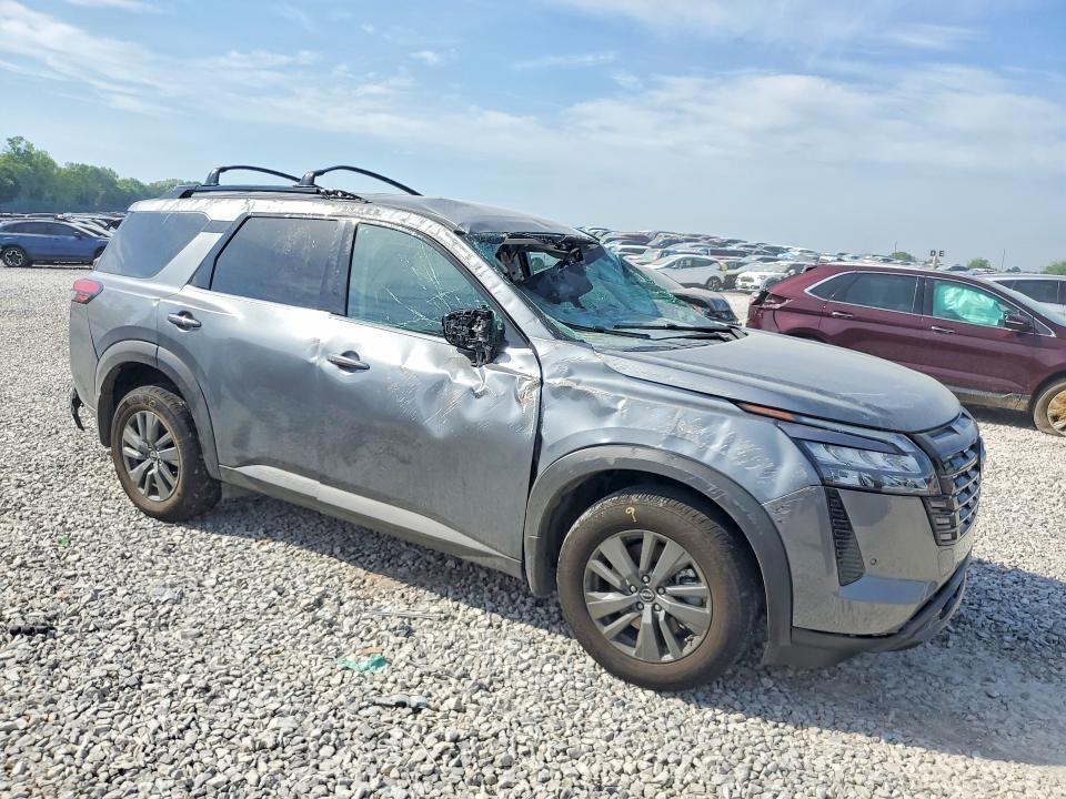 2026 Nissan Pathfinder sv