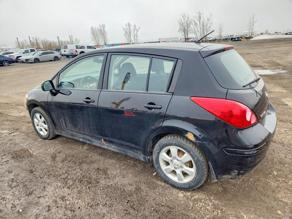 2010 Nissan Versa 1.8 s