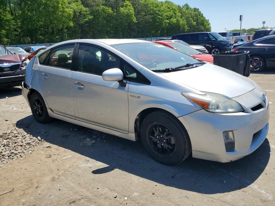 2010 Toyota Prius iii