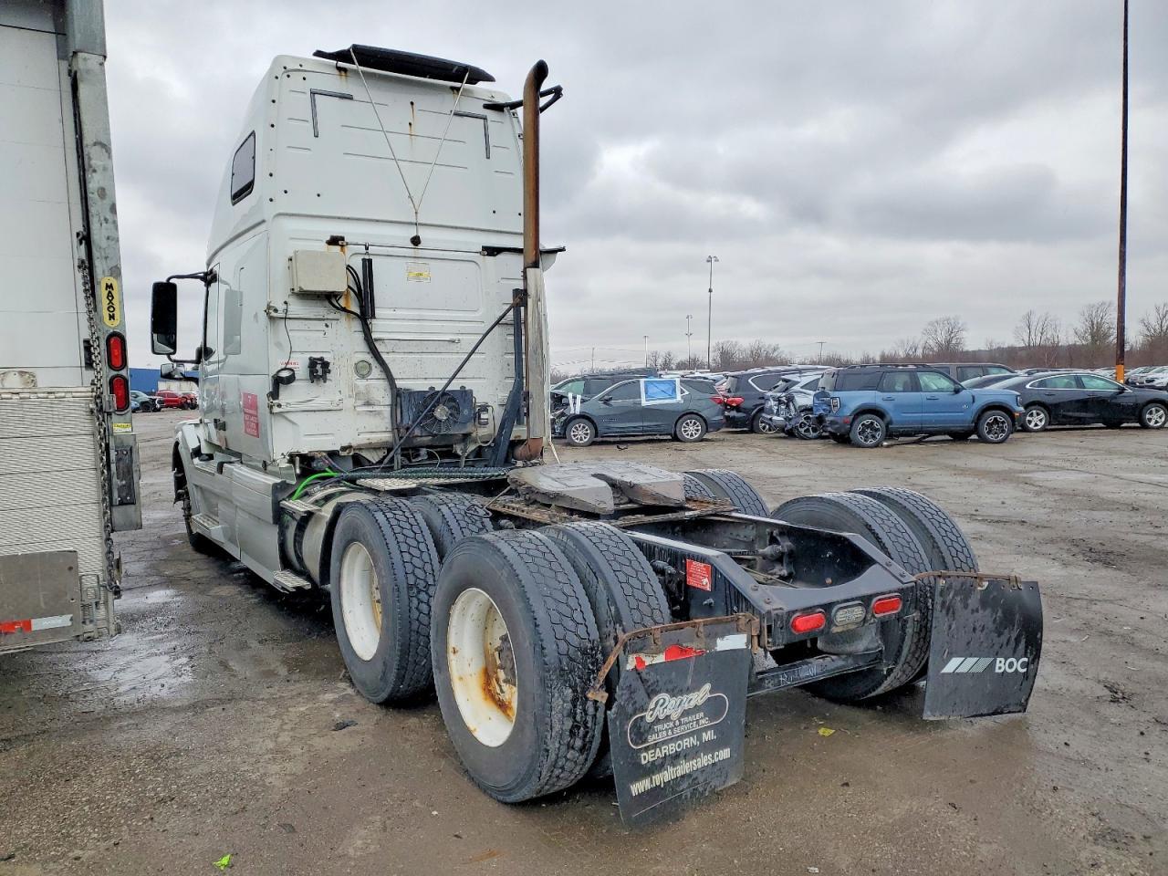 2014 Volv O VNL Semi Truck