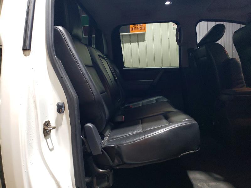 2012 Nissan Titan SV