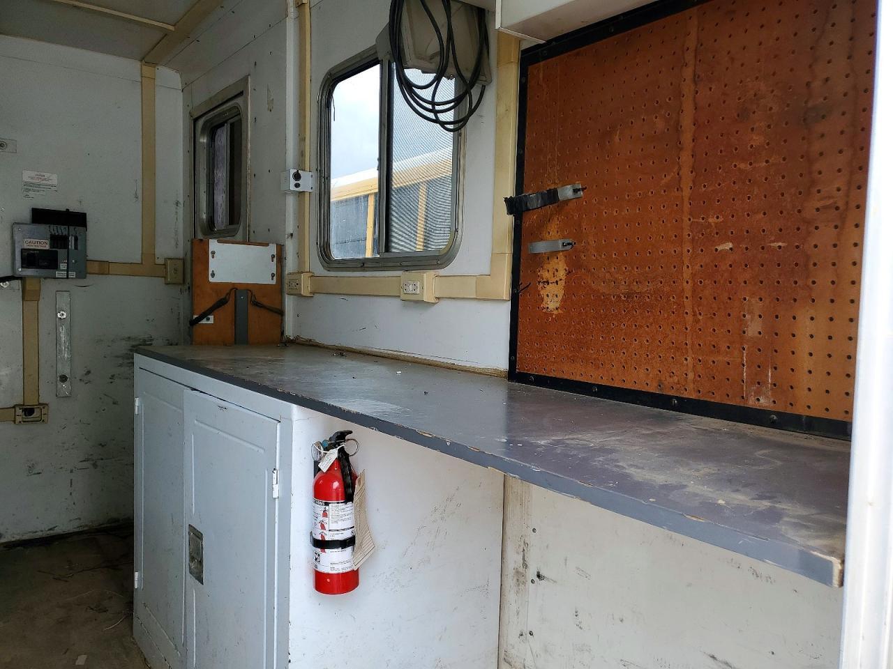2006 Pelsue Fiber Optic Splicing Trailer