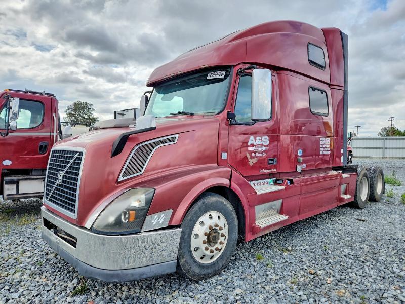 2015 Volv O VNL Semi Truck