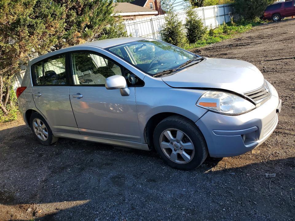2010 Nissan Versa 1.8 s