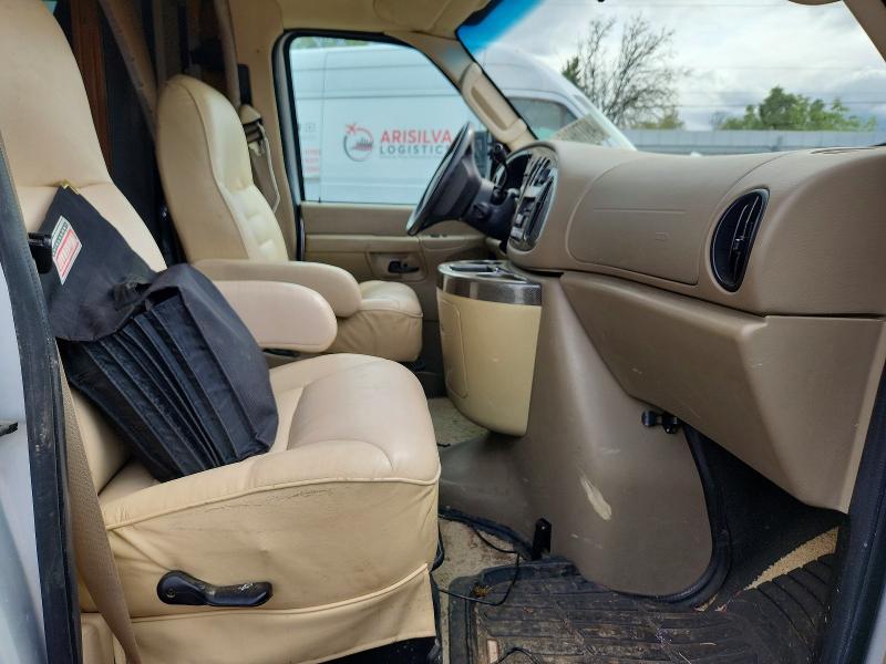 2006 Winnebago 2006 Ford E450 RV