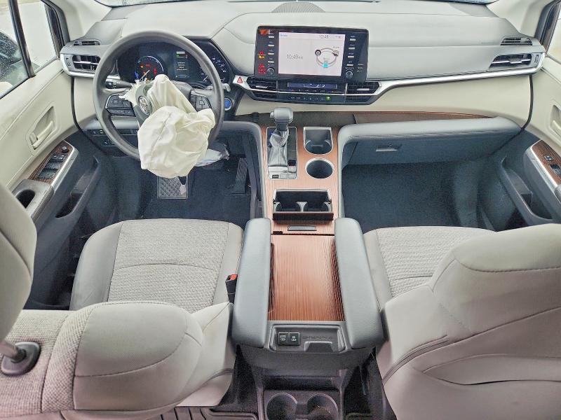 2022 Toyota Sienna le