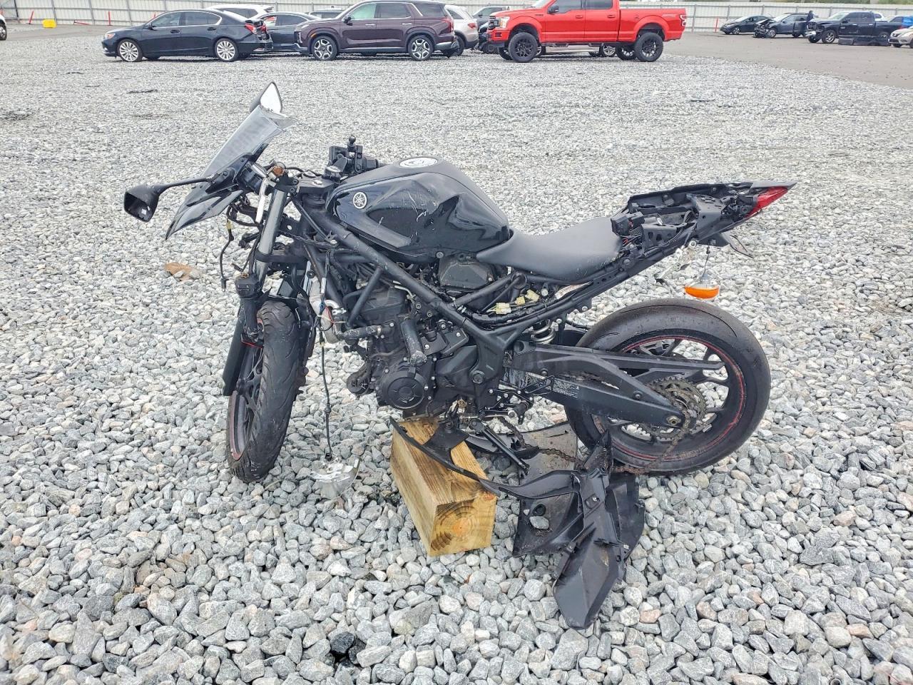 2015 Yama YZFR3