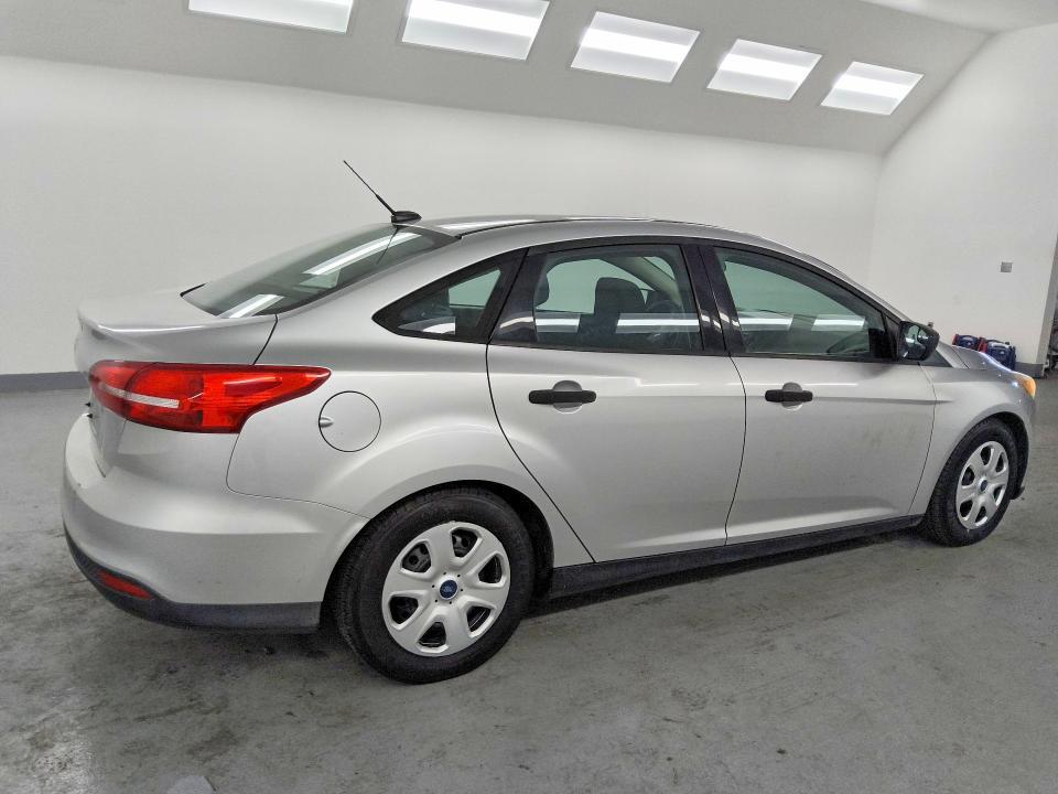 2015 Ford Focus s