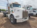 2005 Kenworth T800 ROLL-OFF Container Truck