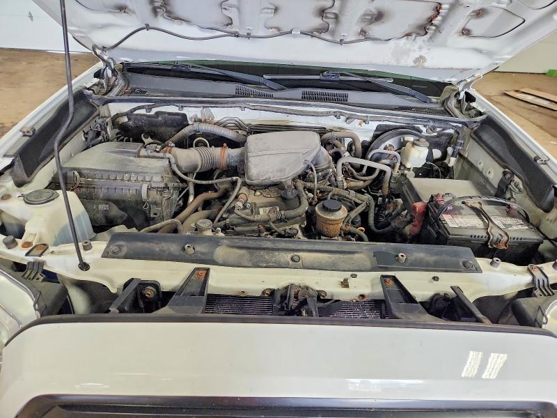 2017 Toyota Tacoma SR