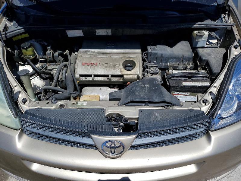 2005 Toyota Sienna xle 7 Passenger