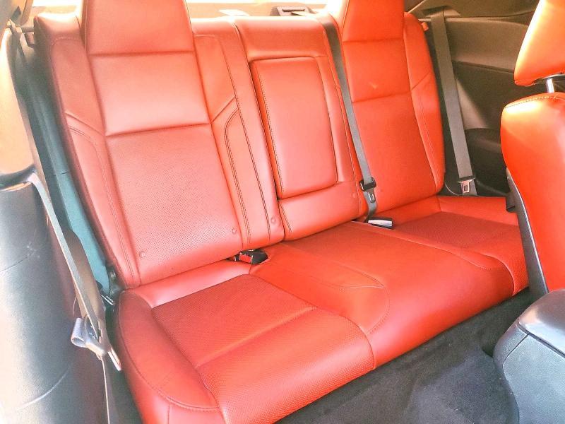 2015 Dodge Challenger sxt Plus