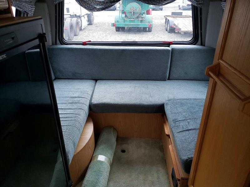 2001 Chev Roadtrk RV