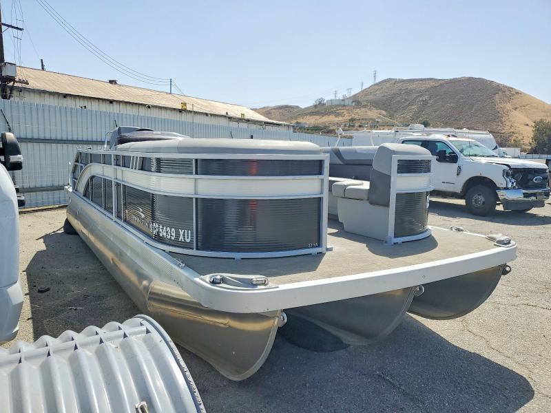 2023 Bennington Marine Boat-Pontoon Boat