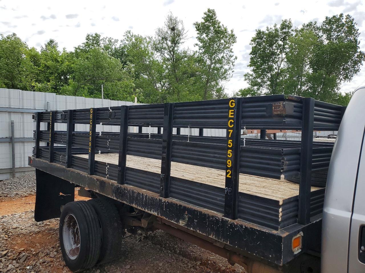 2016 Ford F450 SD 6.7L V-8 Tdsl Stake BED