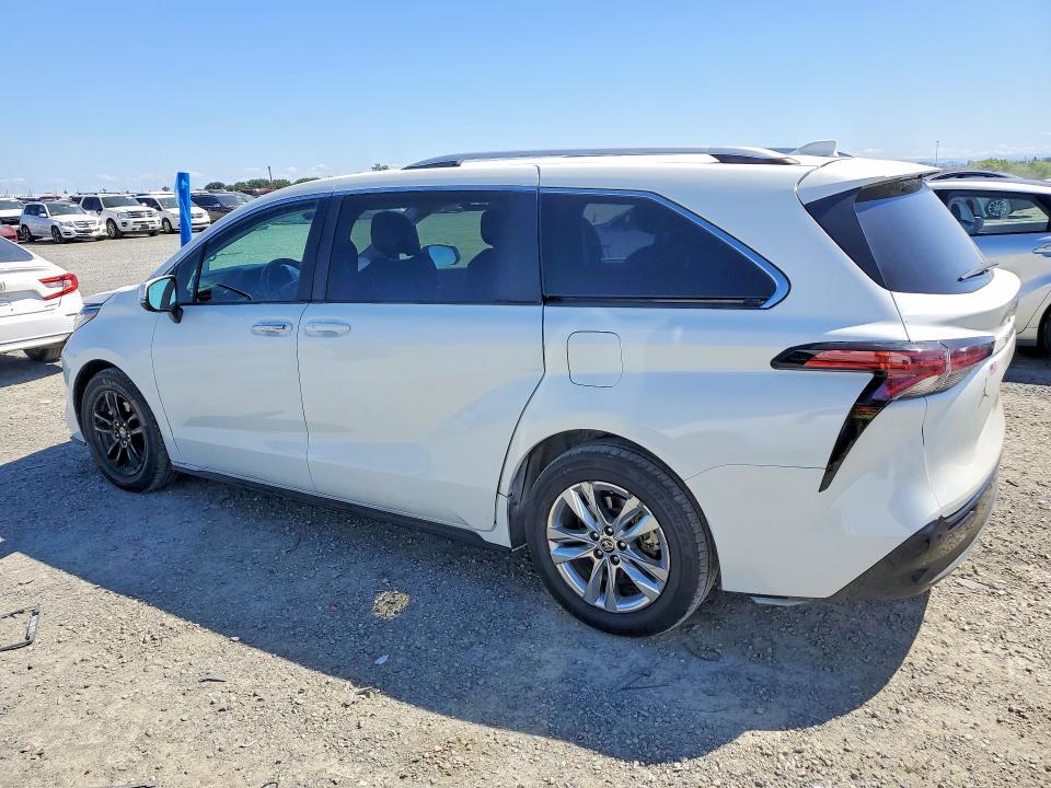 2021 Toyota Sienna Limited 7-passenger