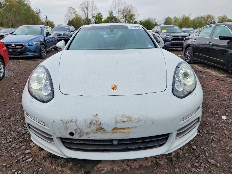 2016 Porsche Panamera 2