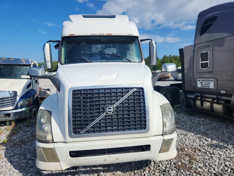 2014 Volvo Vnl Semi Truck