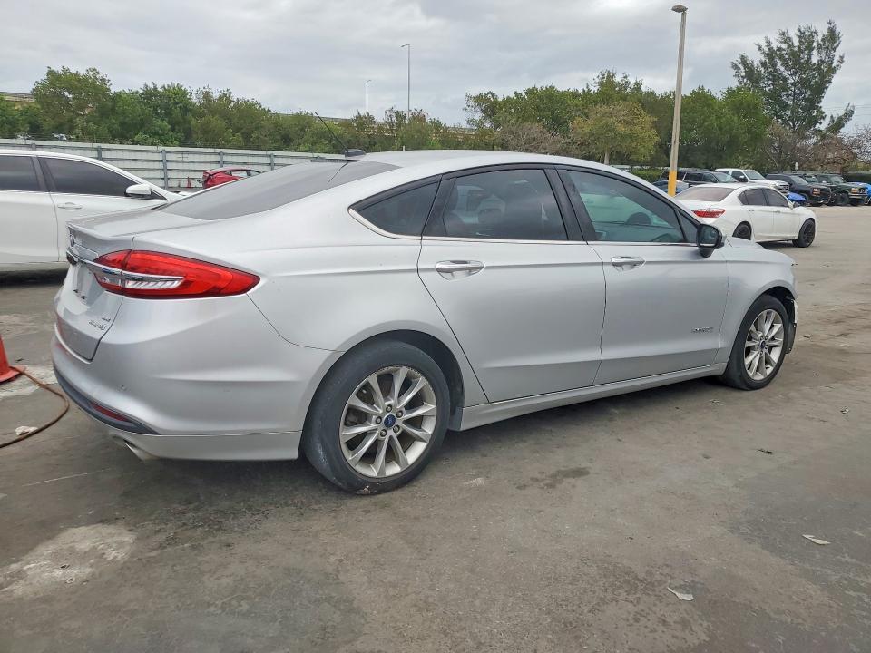 2017 Ford Fusion se Hybrid