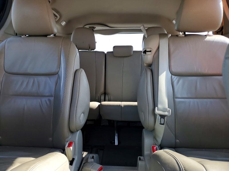 2015 Toyota Sienna xle 8-passenger