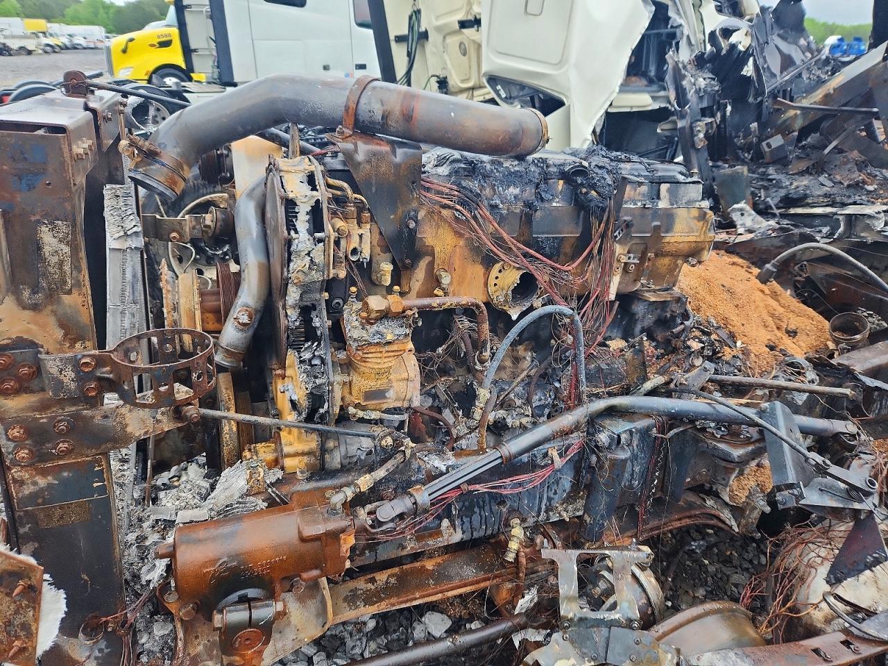 2007 International L9427 Semi Truck