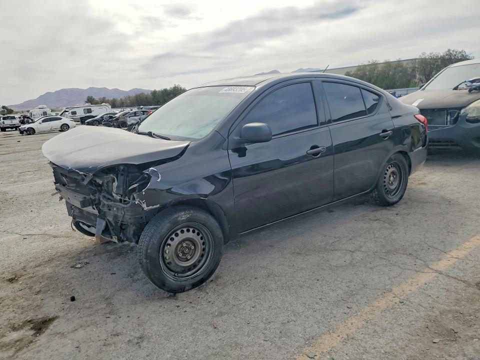 2013 Nissan Versa 1.6 s
