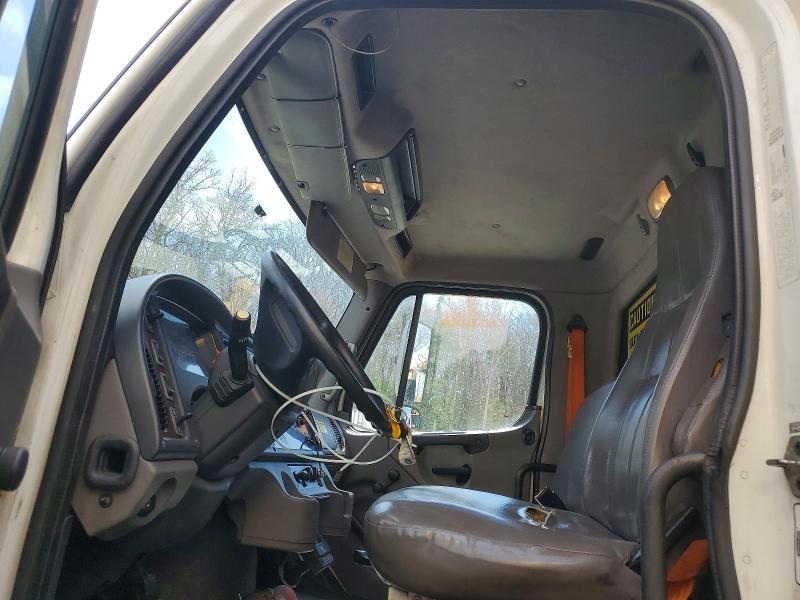 2009 Freightliner Business Class M2 Refrigerated BOX Truck