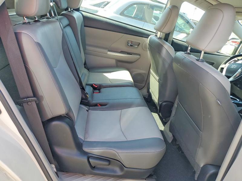 2016 Toyota Prius v Five