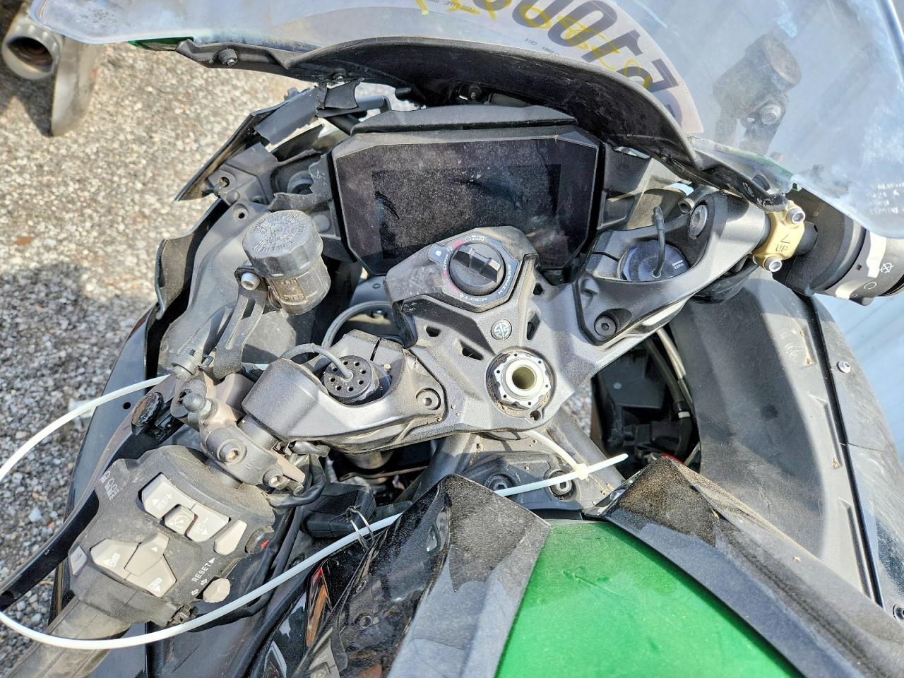 2023 Kawasaki ZX1002 R