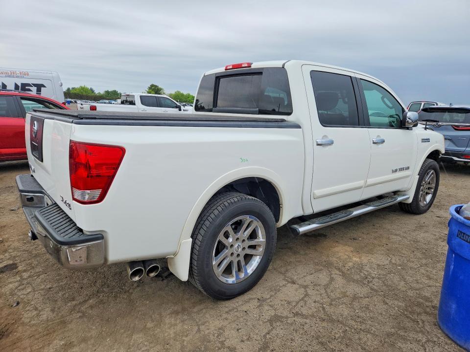 2011 Nissan Titan SV