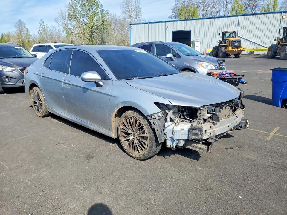 2018 Toyota Camry le