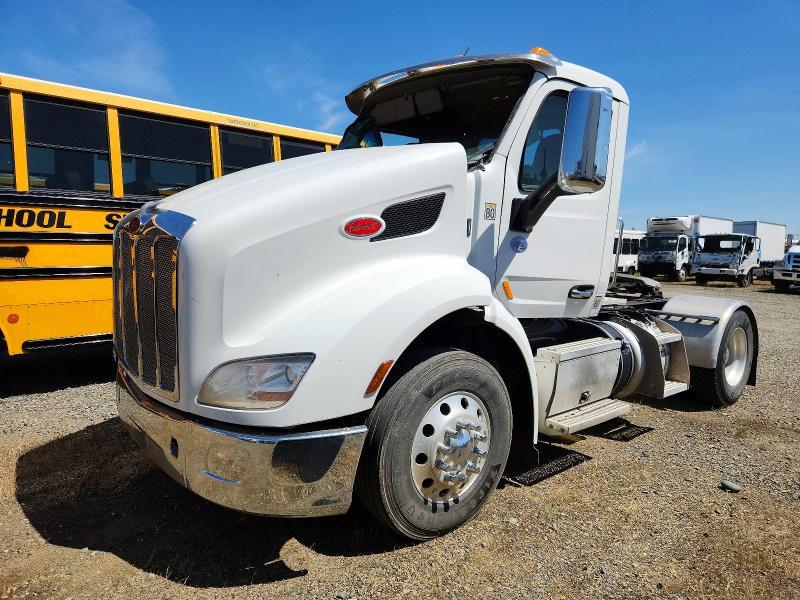 2021 Peterbilt 579 Semi Truck