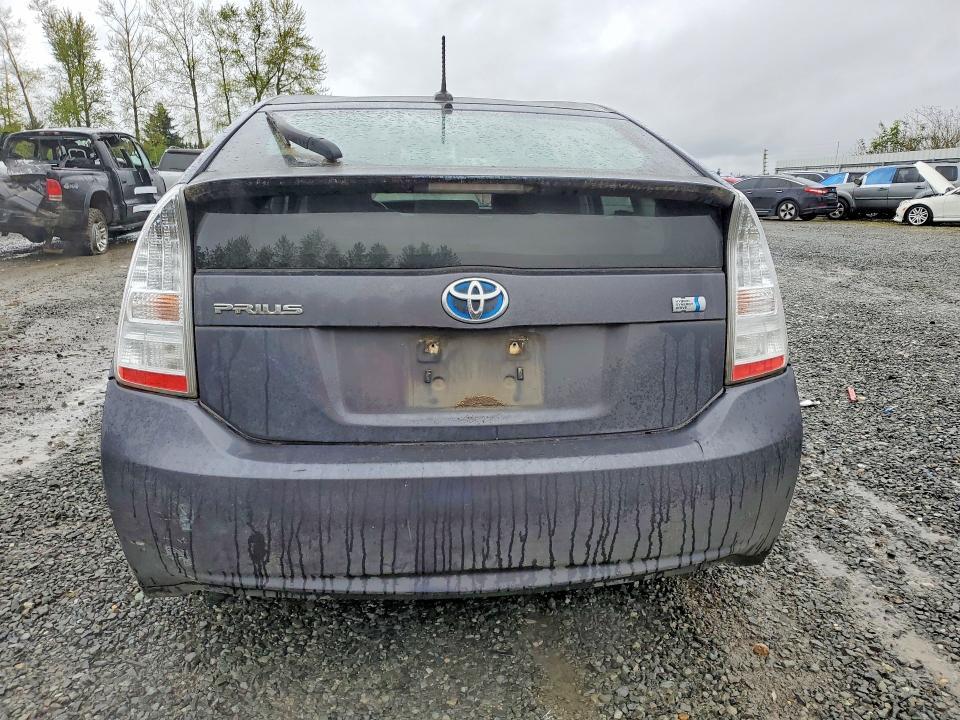 2010 Toyota Prius iii