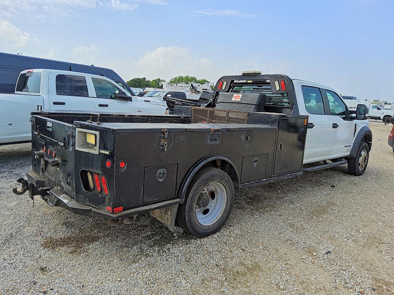 2017 Ford F550 Super Duty Flatbed Truck