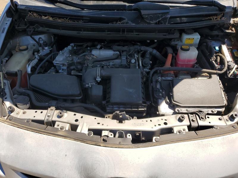 2010 Toyota Prius iii