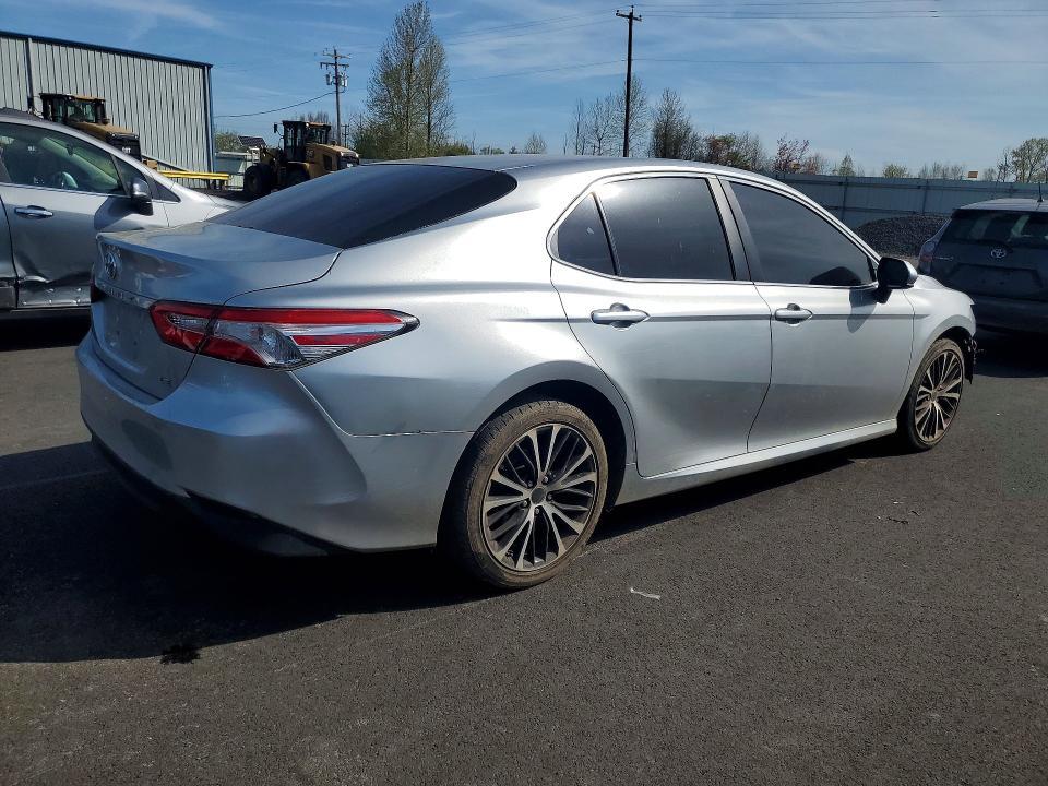 2018 Toyota Camry le