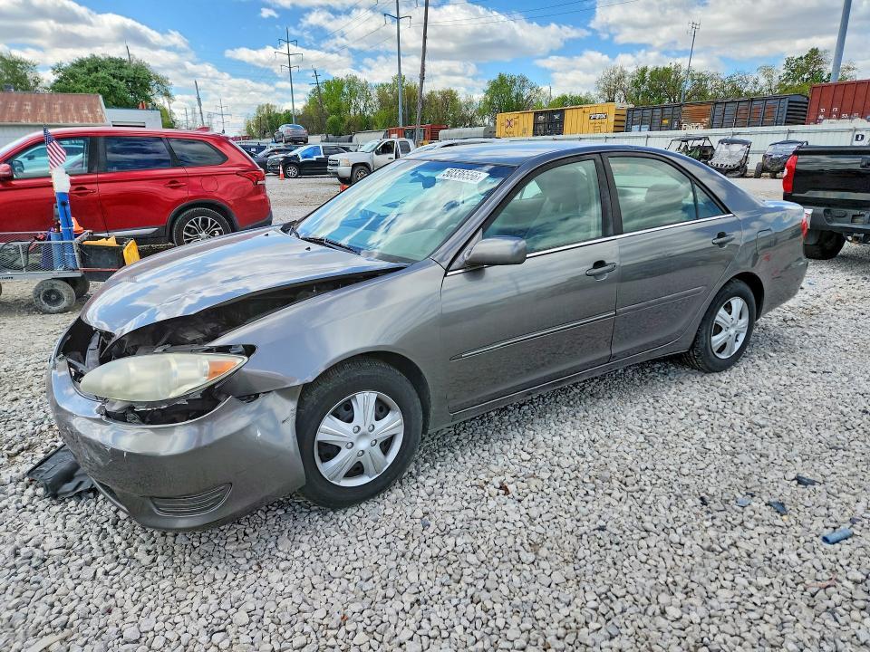 2005 Toyota Camry le