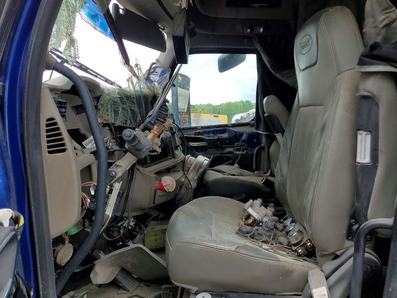 2019 Peterbilt 579 Semi Truck