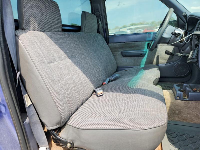 1999 Toyota Tacoma Base