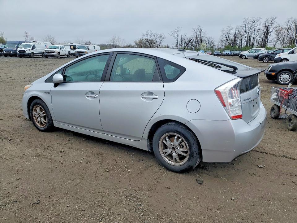 2010 Toyota Prius iii