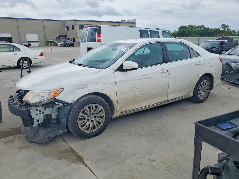 2013 Toyota Camry le