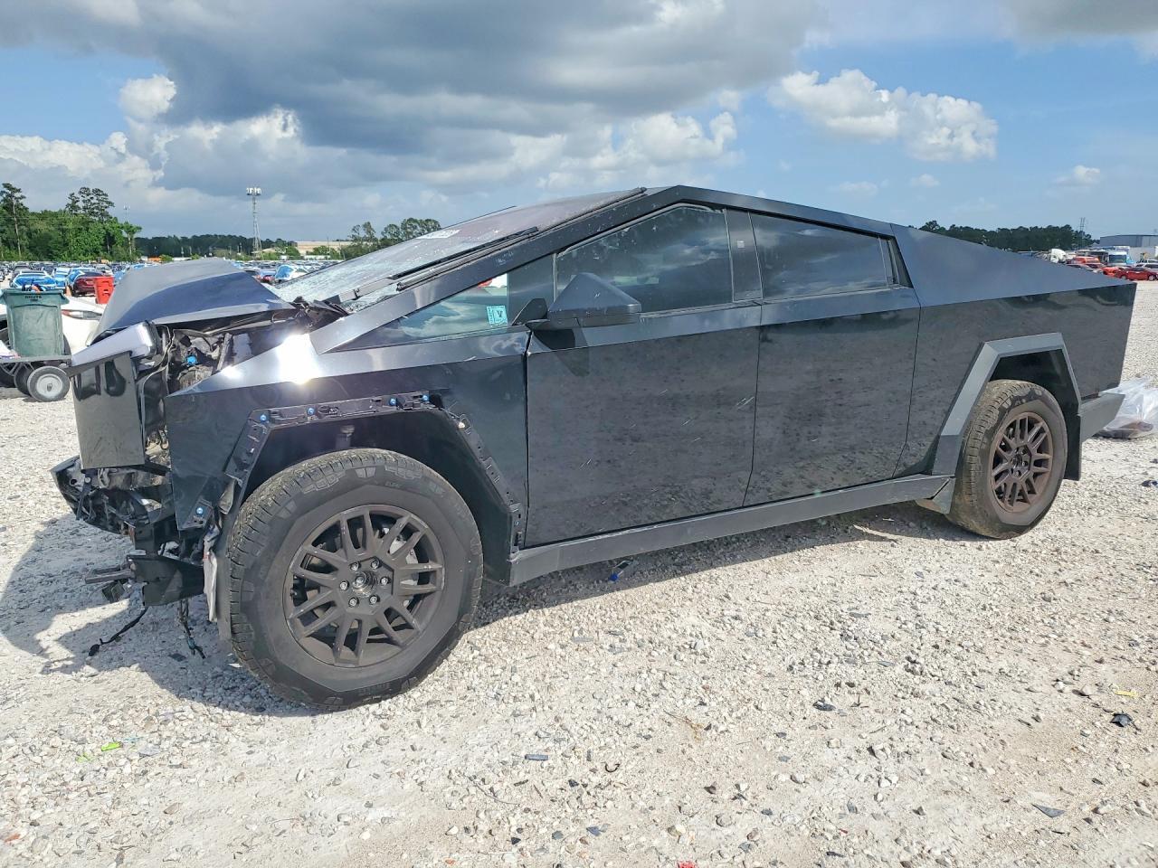 2025 Tesla Cybertruck