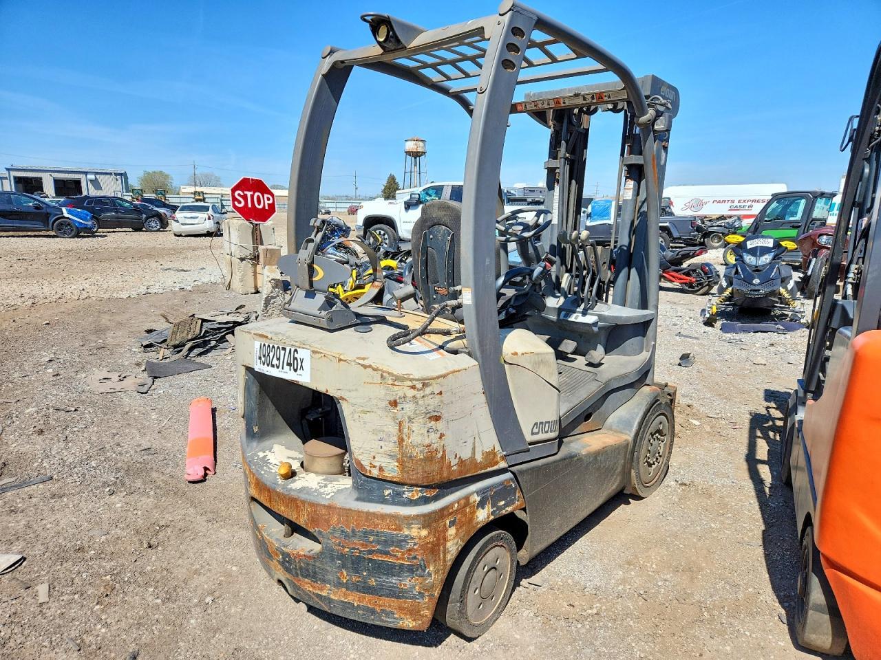 2011 Crownline Forklift