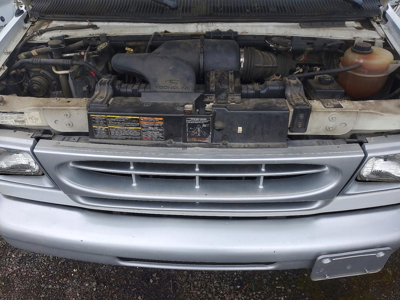 1999 Ford E450 BOX Truck