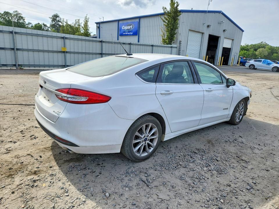 2017 Ford Fusion se Hybrid