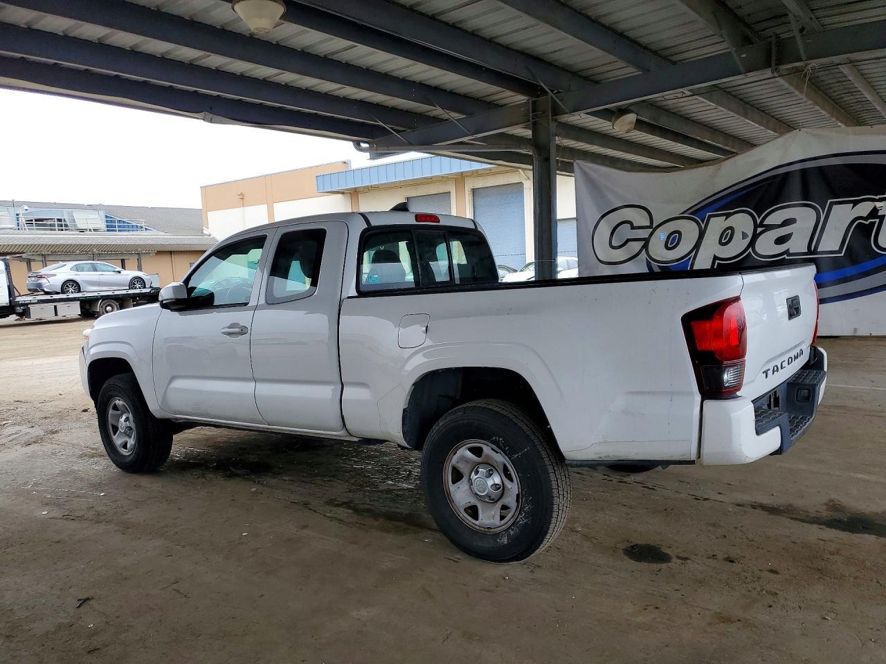 2018 Toyota Tacoma SR